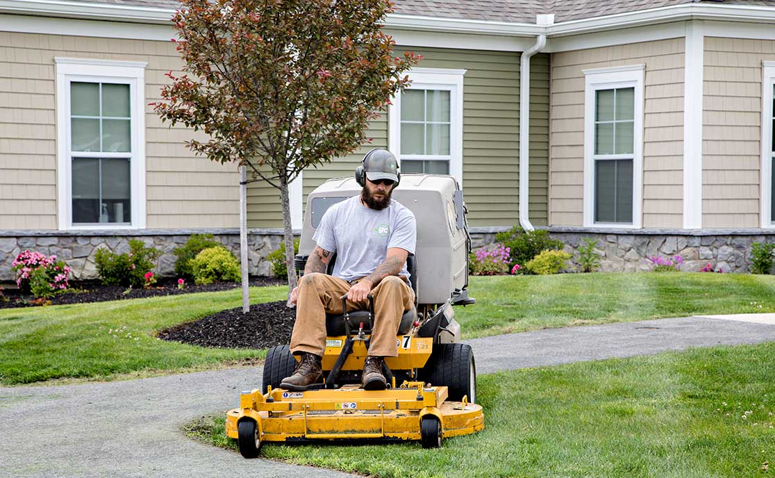 Commercial Seasonal Landscape Maintenance & Cleanup in Southern Maine