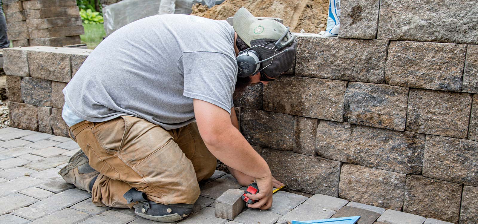 The Do’s & Don’ts of Building a Retaining Wall for Your Maine Commercial Property